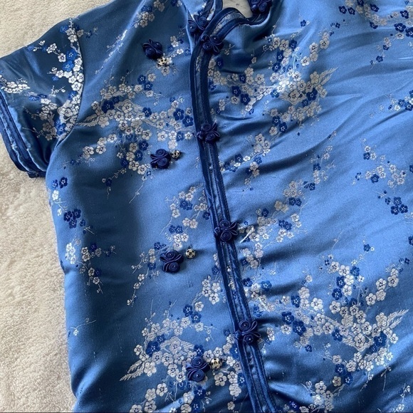 TRADITIONAL Chinese Womens Coat with frog buttons - Picture 4 of 5